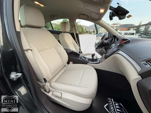 TR'de TEK OPEL İNSİGNİA 1.4 T ' EDİTİON ' 45.000 Km'de