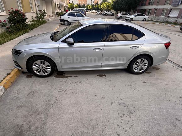 Sahibinden Skoda Octavia 1.5 e-Tec Elite 2021 Model 