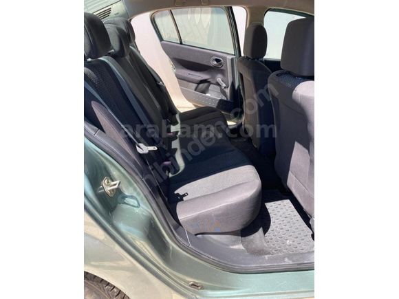 Sahibinden Renault Megane 1.6 Authentique 2004 Model