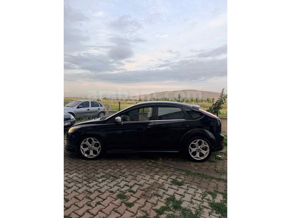 Sahibinden Ford Focus 1.6 Titanium 2010 Model  260.000 km Siyah