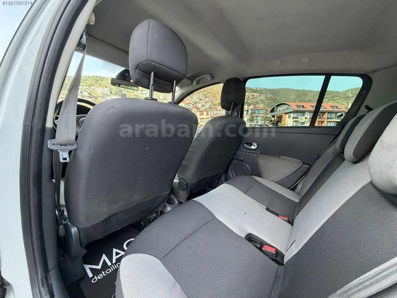 2011 MODEL CLİO HB