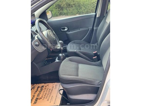 Temiz bakımlı otomatik dizel