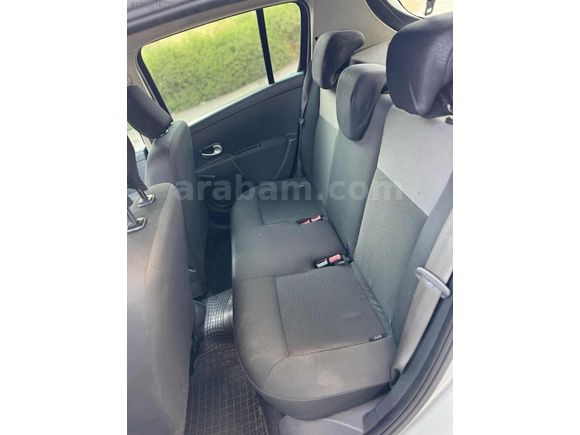 Temiz bakımlı otomatik dizel