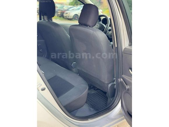 Temiz bakımlı otomatik dizel