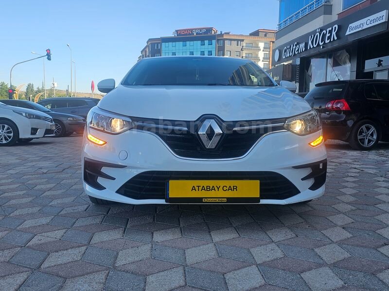 Galeriden Renault Megane 1.3 TCe Joy 2022 Model Elazığ 82.000 km Beyaz