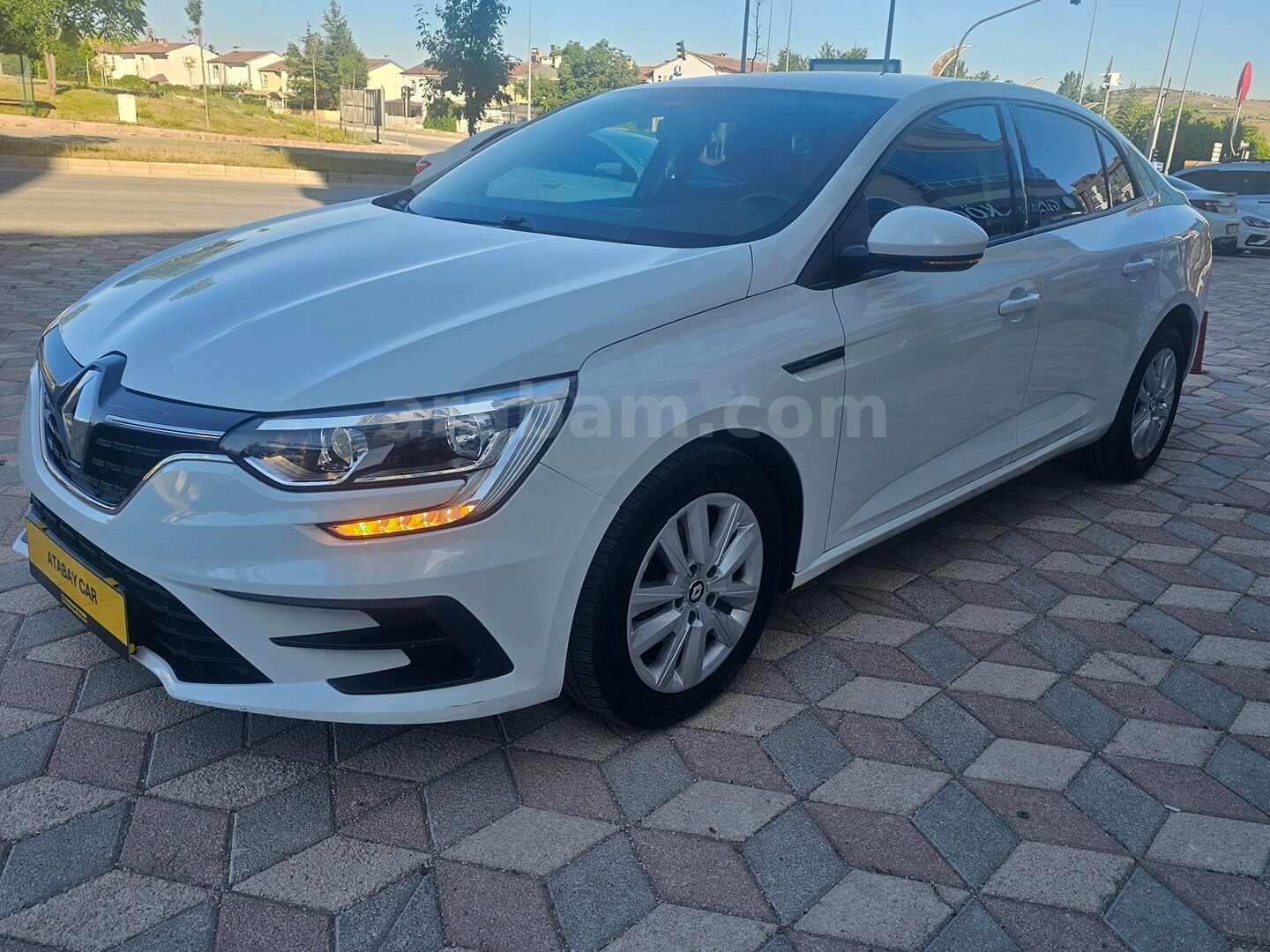 Galeriden Renault Megane 1.3 TCe Joy 2022 Model Elazığ 82.000 km Beyaz 6