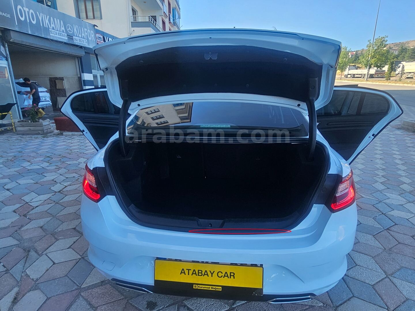 Galeriden Renault Megane 1.3 TCe Joy 2022 Model Elazığ 82.000 km Beyaz 4