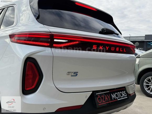 ÖZAY MOTORS' SKYWELL ET5 LEGEND