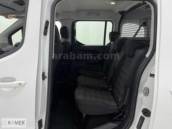 KAMER DEN 2022 MODEL OPEL COMBO 1.5 D EDİTİON DİZEL OTOMATİK