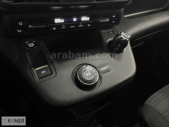KAMER DEN 2022 MODEL OPEL COMBO 1.5 D EDİTİON DİZEL OTOMATİK