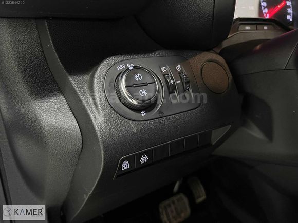 KAMER DEN 2022 MODEL OPEL COMBO 1.5 D EDİTİON DİZEL OTOMATİK