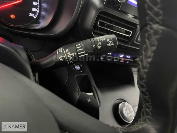 KAMER DEN 2022 MODEL OPEL COMBO 1.5 D EDİTİON DİZEL OTOMATİK