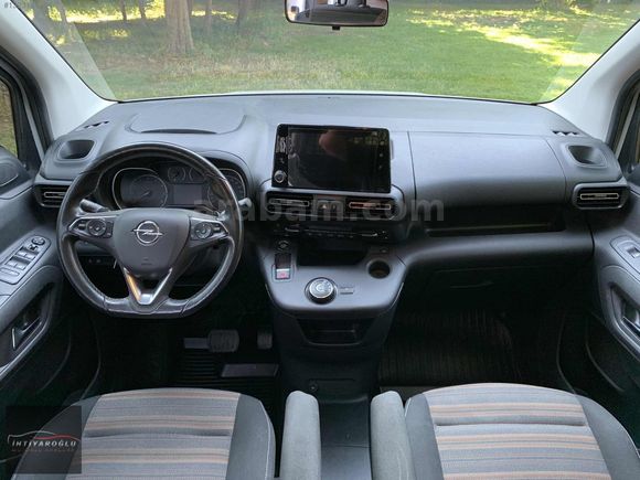 İHTİYAROĞLU MOTORLU ARAÇLARDAN OPEL COMBO HATASIZ KREDİ K. 12 AY