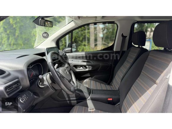 SM AUTOMOTİV'DEN 2024 OPEL COMBO 1.5 D ELEGANCE G.GÖRÜŞ/D.ISITMA