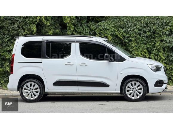 SM AUTOMOTİV'DEN 2024 OPEL COMBO 1.5 D ELEGANCE G.GÖRÜŞ/D.ISITMA
