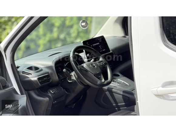 SM AUTOMOTİV'DEN 2024 OPEL COMBO 1.5 D ELEGANCE G.GÖRÜŞ/D.ISITMA