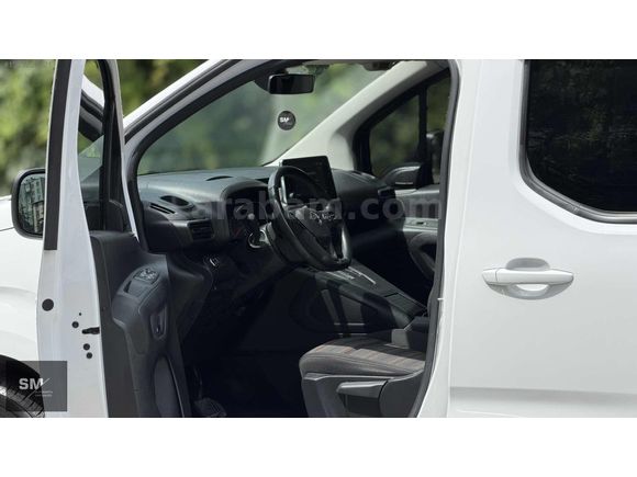 SM AUTOMOTİV'DEN 2024 OPEL COMBO 1.5 D ELEGANCE G.GÖRÜŞ/D.ISITMA