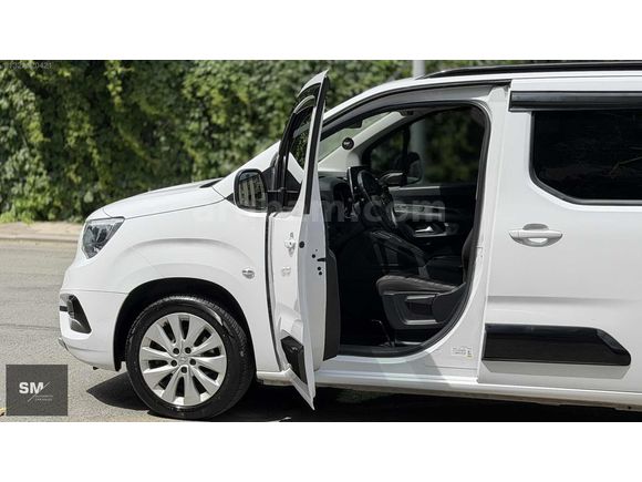 SM AUTOMOTİV'DEN 2024 OPEL COMBO 1.5 D ELEGANCE G.GÖRÜŞ/D.ISITMA