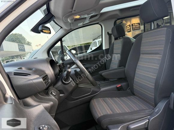 BOYASIZ-2021 Model Opel Combo 1.5D Ultimate Cam Tavan 65.000 KM