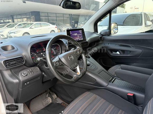 BOYASIZ-2021 Model Opel Combo 1.5D Ultimate Cam Tavan 65.000 KM