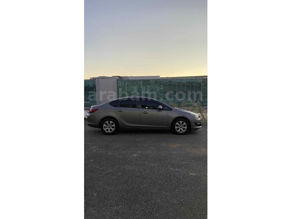 Opel Astra 1.6 Edition Plus 2016 Model 