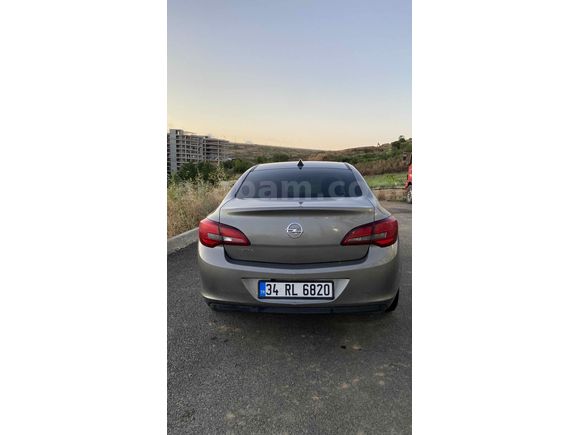 Opel Astra 1.6 Edition Plus 2016 Model 