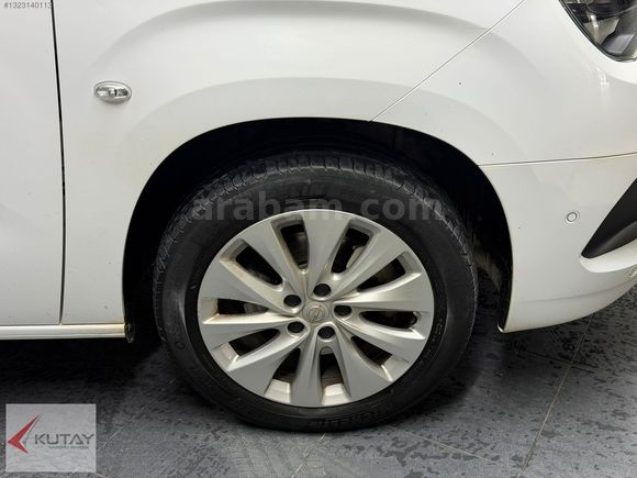 Kutay Muğla'dan Opel Combo Life 1.5 D Ultimate Hatasız,Boyasız