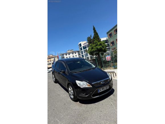ZEKAİ CELEN AUTO'DAN 4 PARÇA LOKAL BOYALI OTOMATİK 1.6 BENZİNLİ