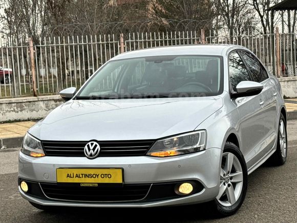 2013 VW JETTA HİGHLİNE
+TV EĞLENCE 1.4TSİ 122HP HATASIZ DEĞİŞENSİZ 