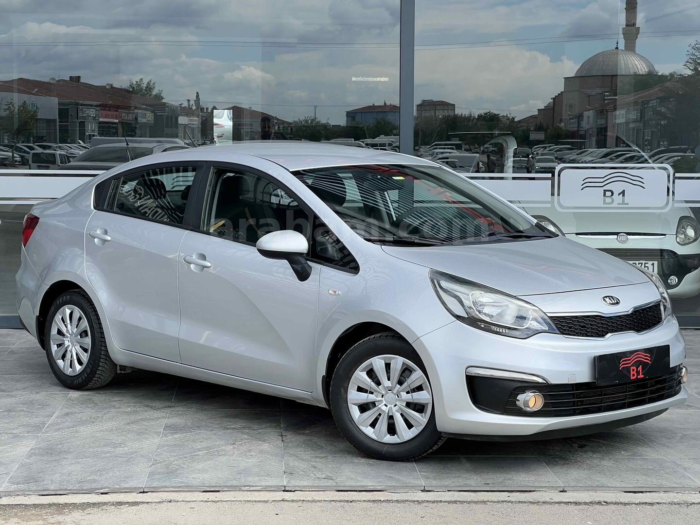 Galeriden Kia Rio 1.4 CVVT Comfort 2017 Model Aksaray 100.000 km Gri (Gümüş) 6