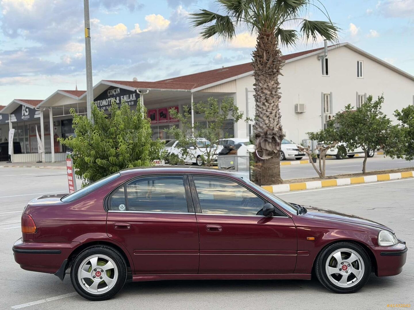 Galeriden Honda Civic 1.4 i S 1998 Model Antalya 350.000 km Bordo 4