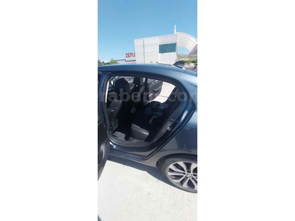 Sahibinden Renault Megane 1.3 TCe Icon 2023 Model 