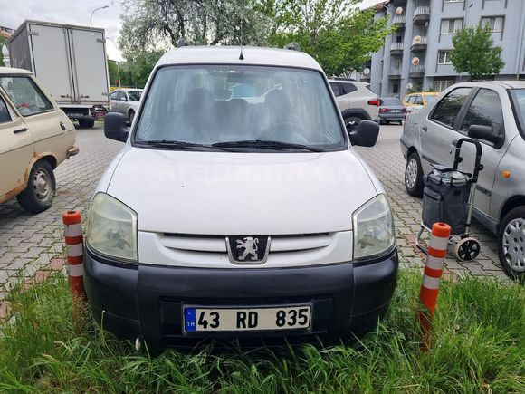 Sahibinden Peugeot Partner 1.9 D 2004 Model  142 km Beyaz