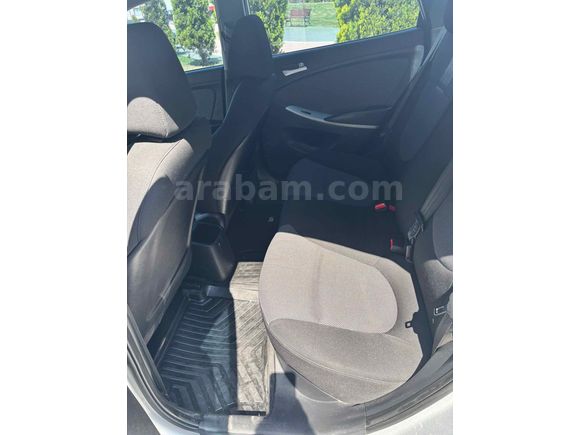 Sahibinden Hyundai Accent Blue 1.6 CRDI Mode Plus 2012 Model 
