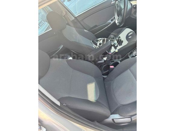 Sahibinden Hyundai Accent Blue 1.6 CRDI Mode Plus 2012 Model 
