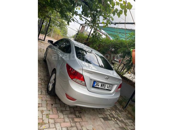 Sahibinden Hyundai Accent Blue 1.6 CRDI Mode Plus 2012 Model 