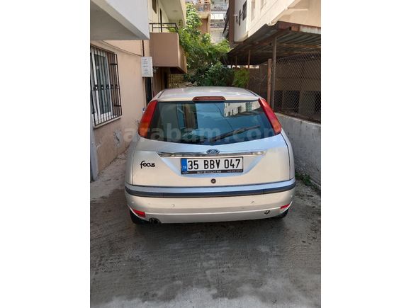Sahibinden Ford Focus 1.6 Ghia 2004 Model