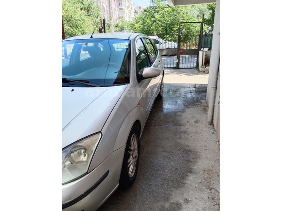 Sahibinden Ford Focus 1.6 Ghia 2004 Model