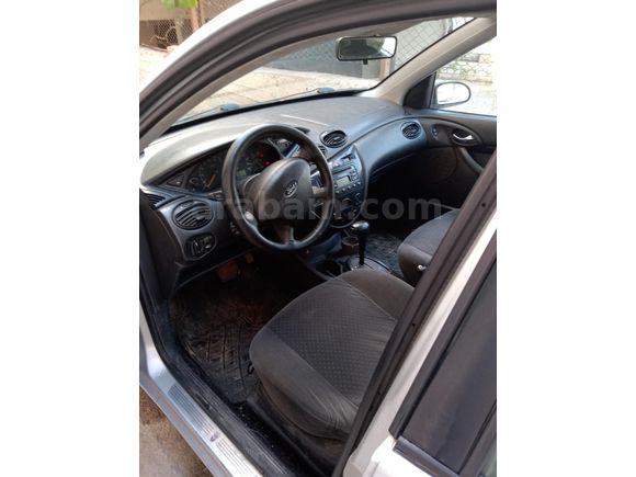 Sahibinden Ford Focus 1.6 Ghia 2004 Model