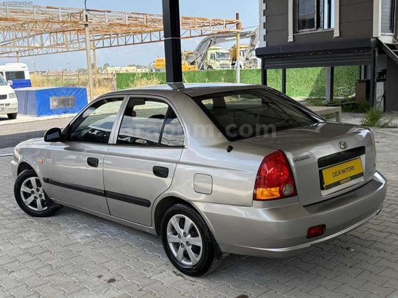 ÇELİK"DEN 2004 MODEL HYUNDAİ ACCENT KLİMA - HİDROLİK - 4 CAM OTO