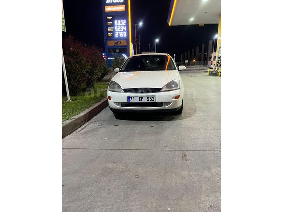 Sahibinden Ford Focus 1.6 Ghia 2000 Model