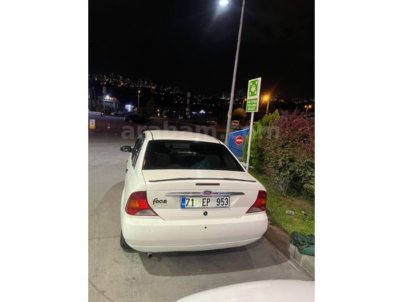 Sahibinden Ford Focus 1.6 Ghia 2000 Model