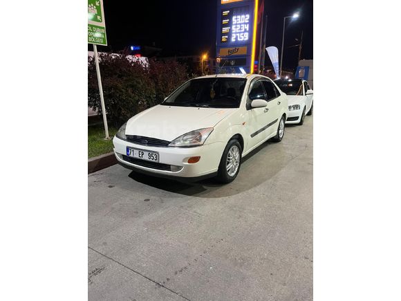 Sahibinden Ford Focus 1.6 Ghia 2000 Model