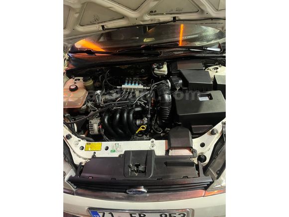 Sahibinden Ford Focus 1.6 Ghia 2000 Model