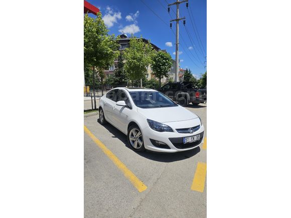 Hatasız boyasız degisensiz sunrooflu en dolu ve bakımlı astra