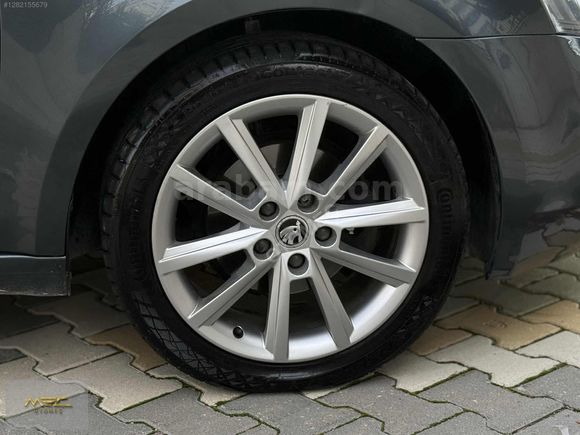 OTOMEÇ'DEN 2015 OCTAVİA 1.6 ELEGANCE CR CAM TAVAN HATASIZ