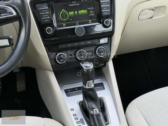 OTOMEÇ'DEN 2015 OCTAVİA 1.6 ELEGANCE CR CAM TAVAN HATASIZ
