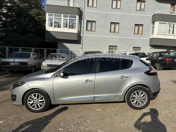 2015 MEGANE 3 TOUCH PLUS 92 BİN KM MEMURDAN MASRAFSIZ HATASIZ
