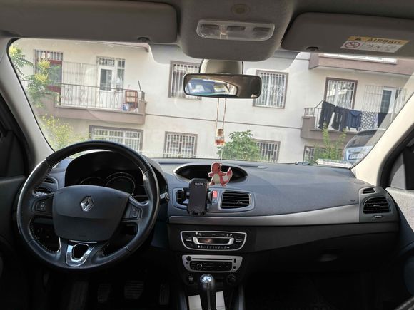 2015 MEGANE 3 TOUCH PLUS 92 BİN KM MEMURDAN MASRAFSIZ HATASIZ