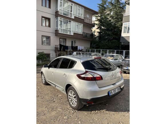 2015 MEGANE 3 TOUCH PLUS 92 BİN KM MEMURDAN MASRAFSIZ HATASIZ